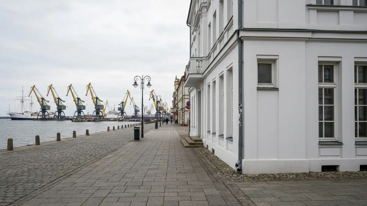 Modernistyczne centrum Gdyni z widokiem w stronę portu i Skweru Kościuszki